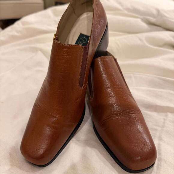 Belle Shoes - Belle Brown Leather Slip On Shoes -  Women's Size 6.5M